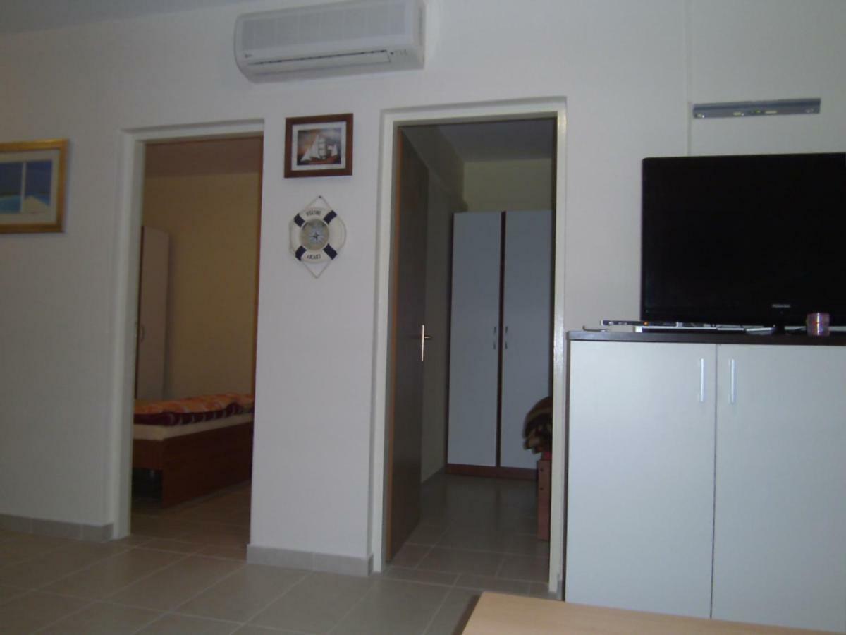 Apartments Vir Delfin Exterior foto