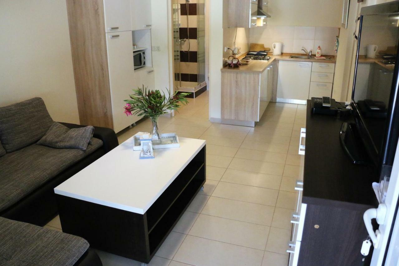 Apartments Vir Delfin Exterior foto